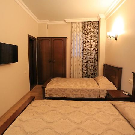 Eiffel Hotel Batumi Luaran gambar