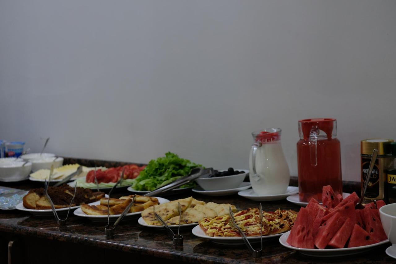 Eiffel Hotel Batumi Luaran gambar