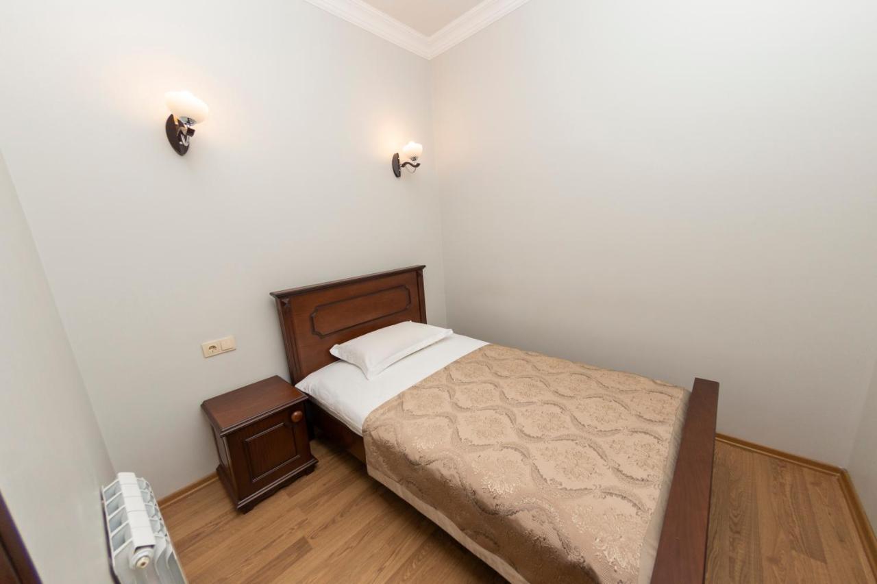 Eiffel Hotel Batumi Luaran gambar