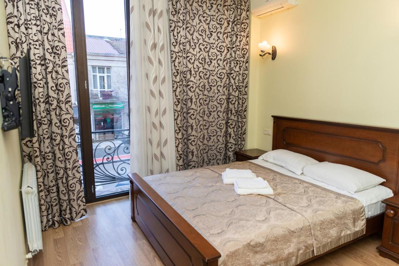 Eiffel Hotel Batumi Luaran gambar