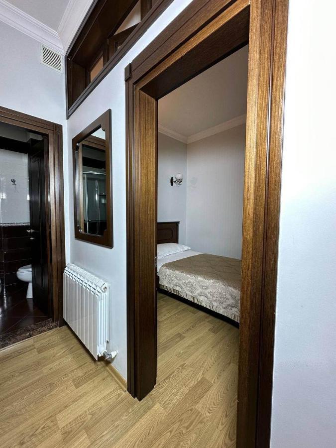 Eiffel Hotel Batumi Luaran gambar