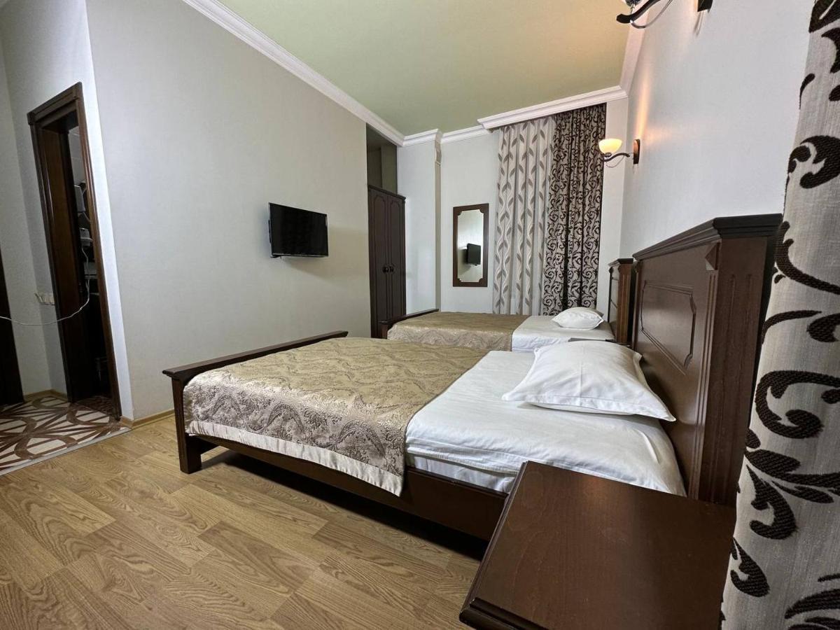 Eiffel Hotel Batumi Luaran gambar