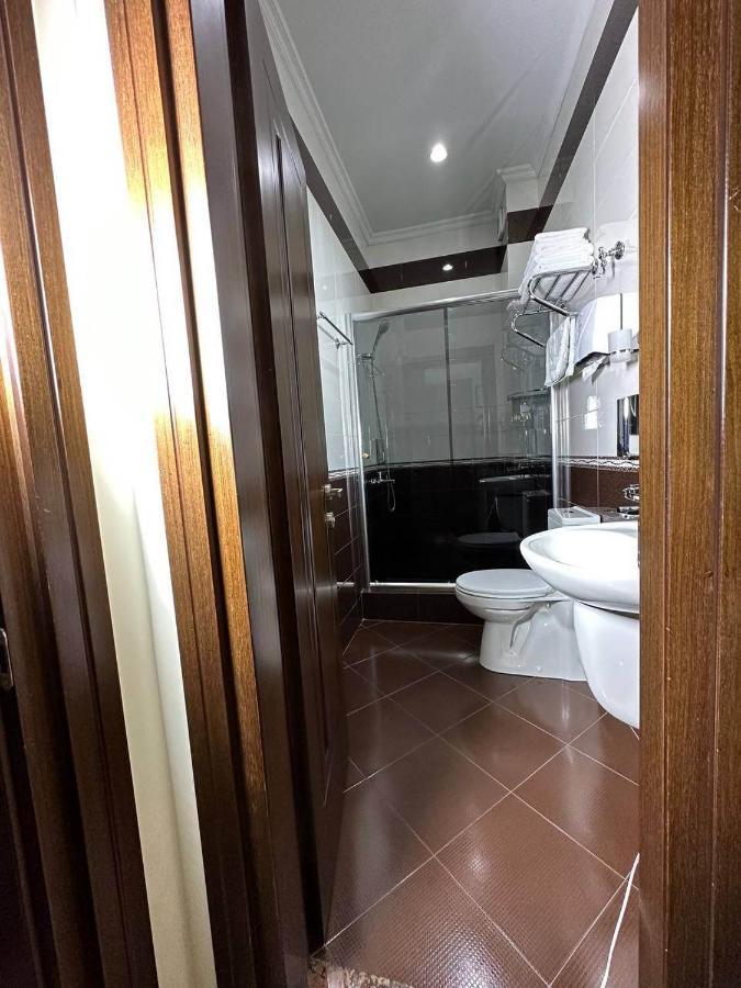 Eiffel Hotel Batumi Luaran gambar