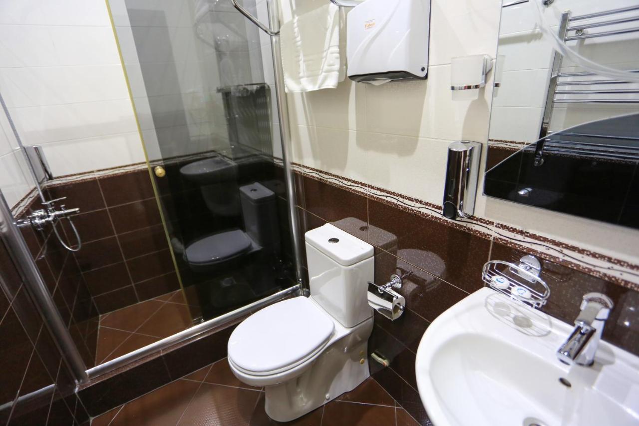 Eiffel Hotel Batumi Luaran gambar