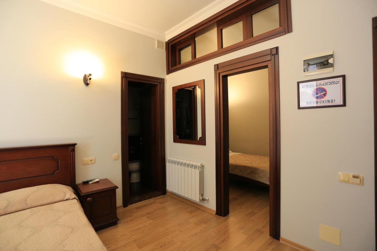 Eiffel Hotel Batumi Luaran gambar