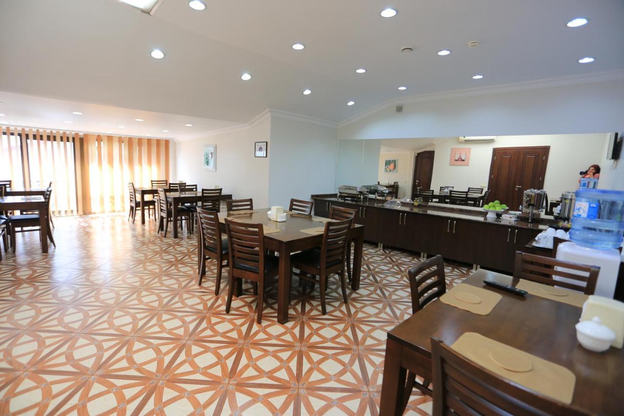 Eiffel Hotel Batumi Luaran gambar