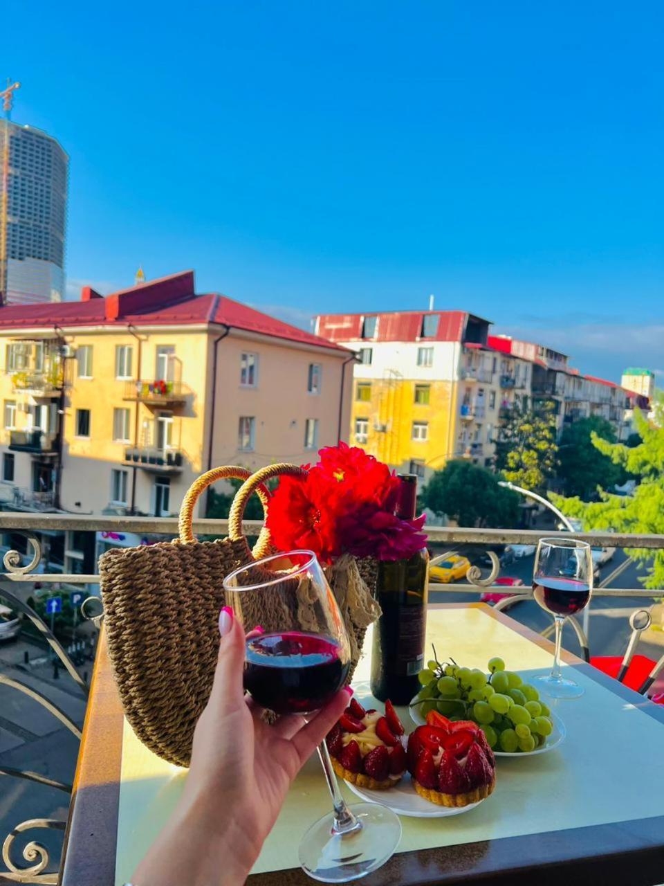 Eiffel Hotel Batumi Luaran gambar